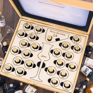 Adventný Kalendár s pálenkami Anton Kaapl Set Contraband