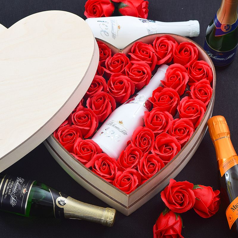 Darčekové Srdce s mydlovými ružami - červená - originálny darček pre ženu