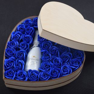 Darčekové Srdce s mydlovými ružami -  Kráľovská modrá - originálny darček pre ženu