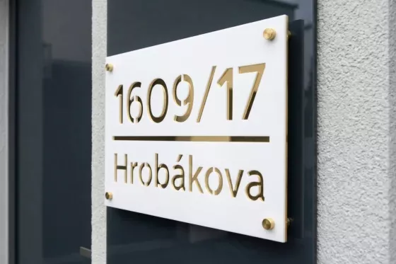 Designové domové číslo